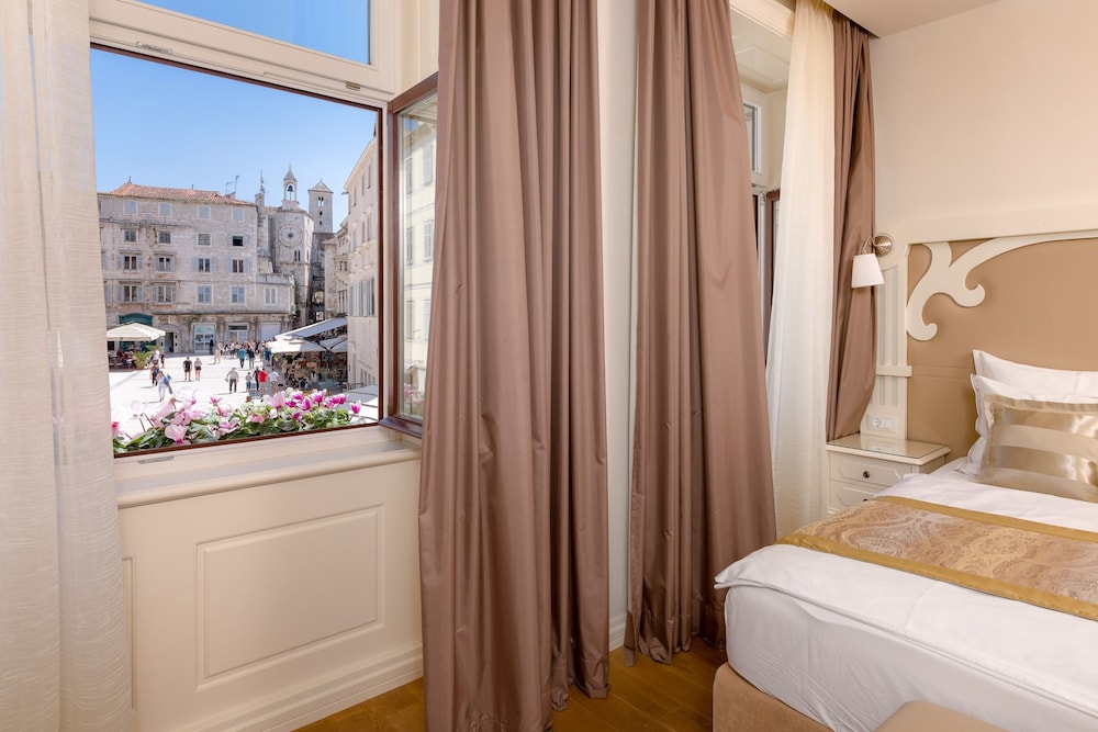 Piazza Heritage Hotel 20/76