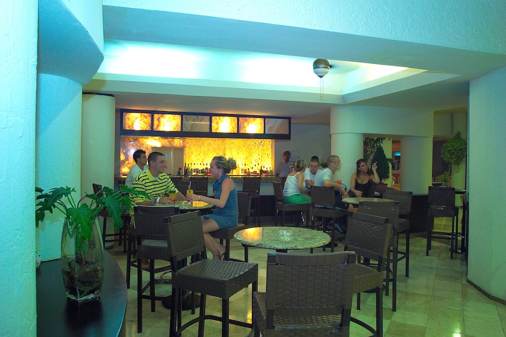 Aquamarina Beach Hotel Cancun 42/63
