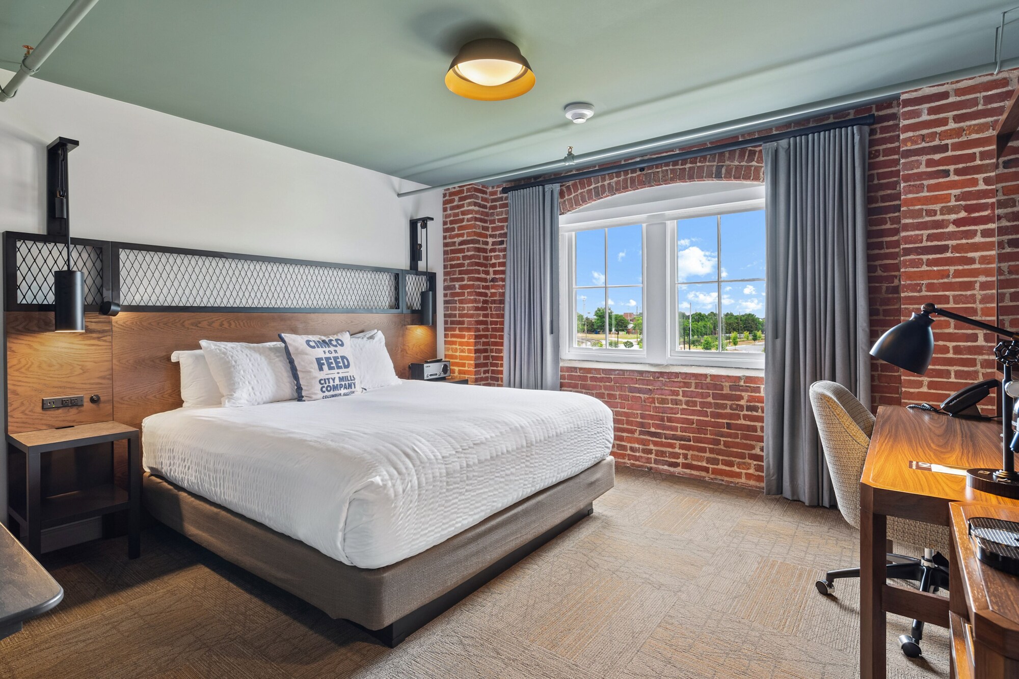 Classic, King Bed