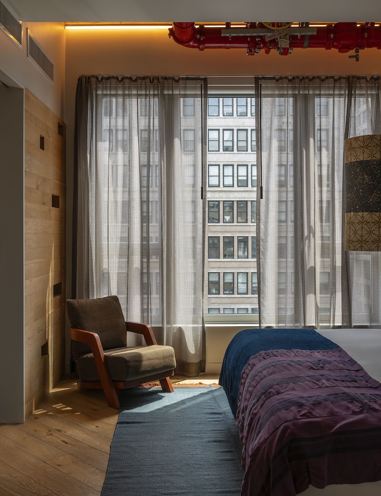Made Hotel 35/56