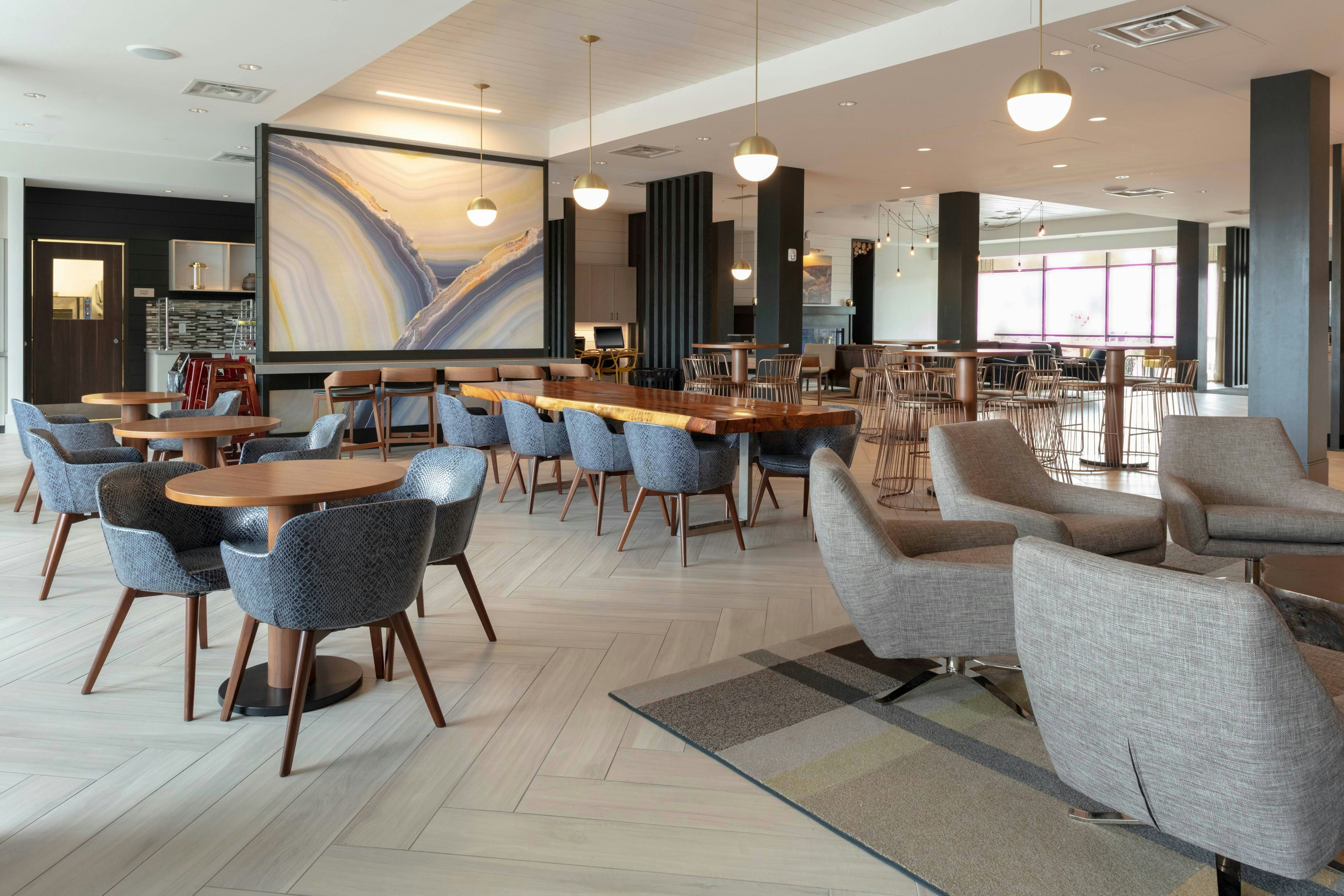 Springhill Suites By Marriott Great Falls 5/6