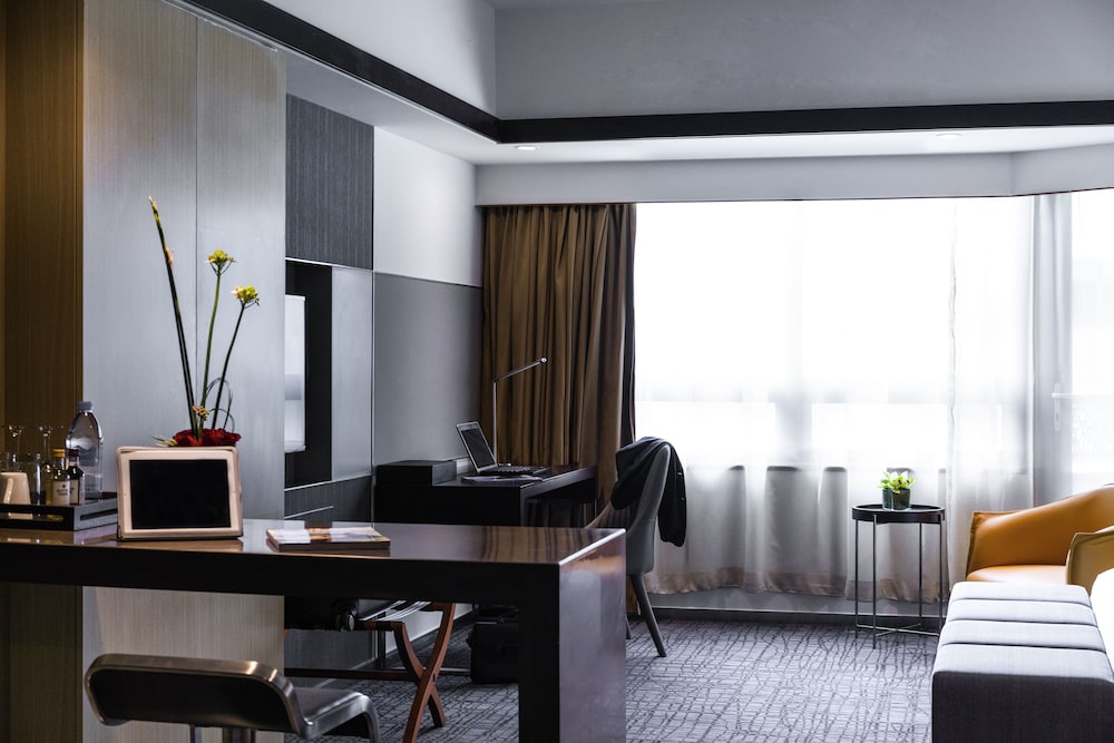 Grand Mercure Shanghai Hongqiao 65/79