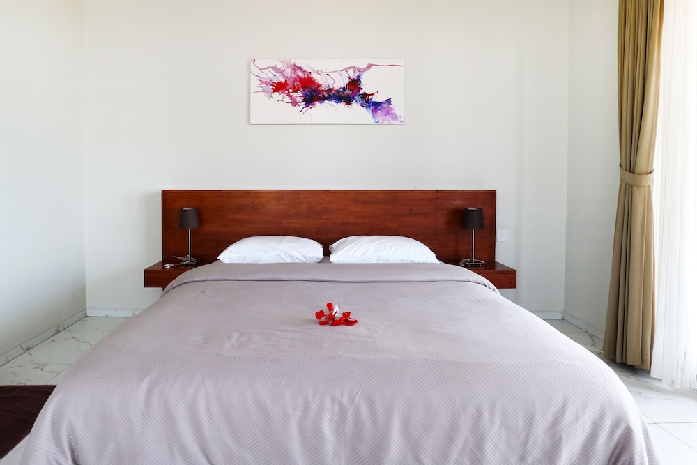 The Ocean Views Luxury Villas & Apartment by ZUZU 26/73