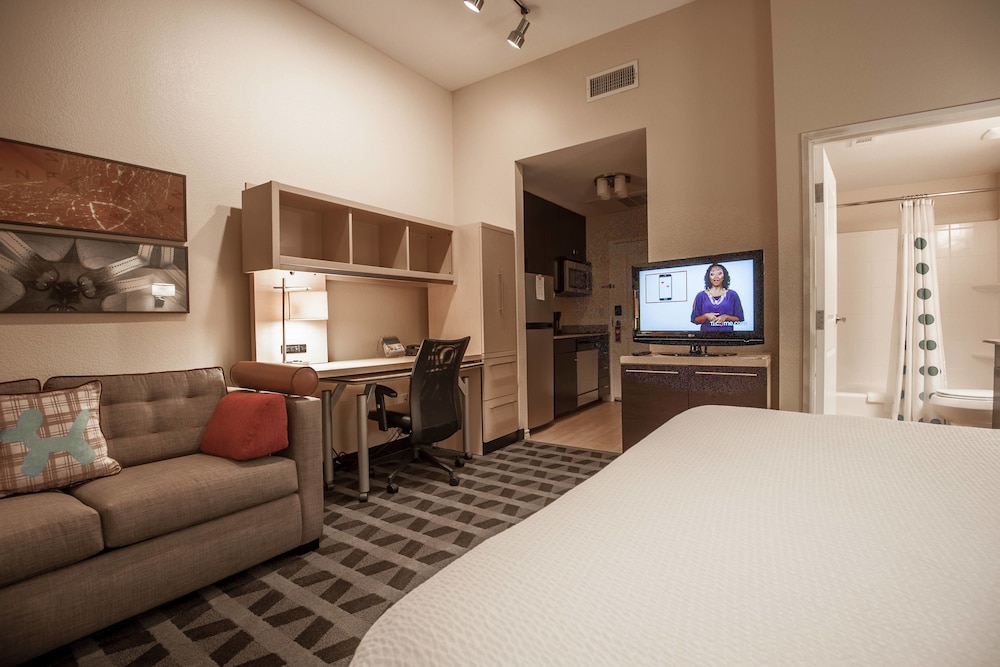 TownePlace Suites Dallas DeSoto 18/27