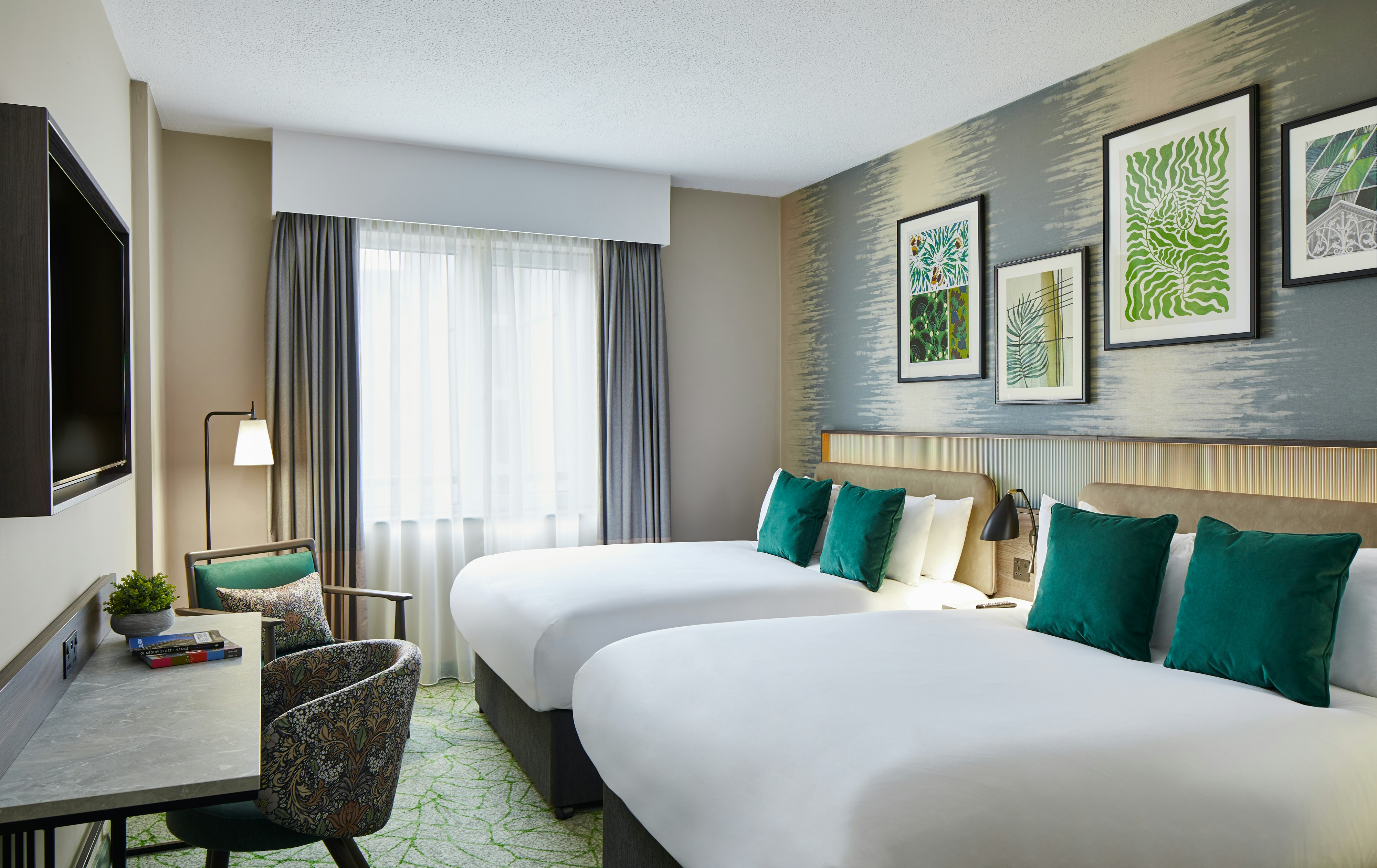 SUPERIOR, 1 DOUBLE AND 1 SINGLE BED