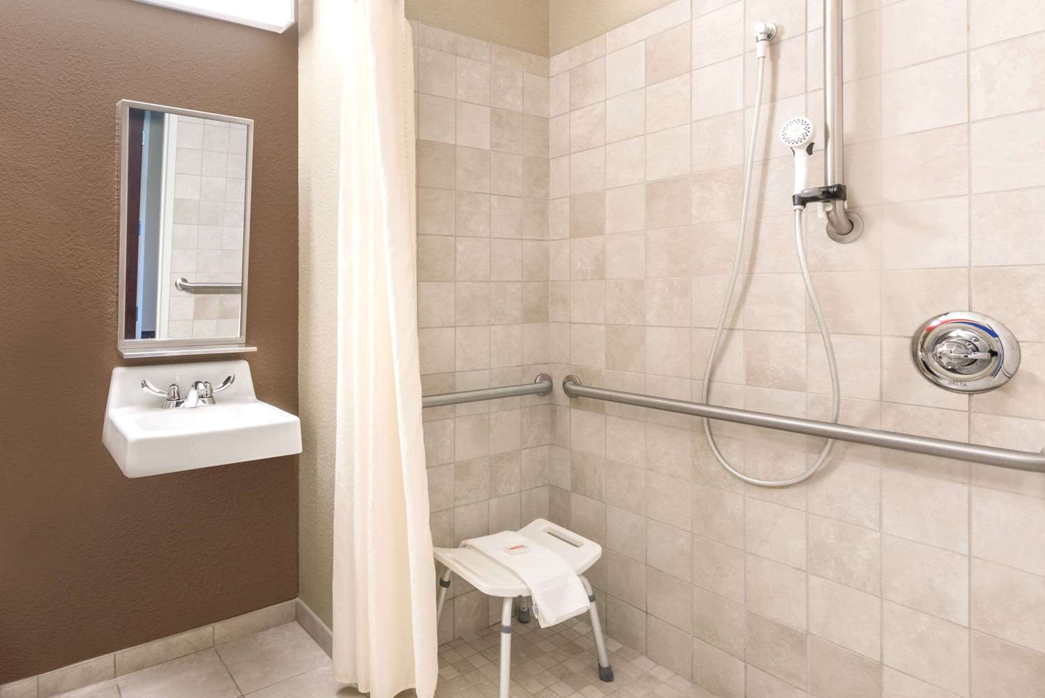 Microtel Inn Suites By Wyndham Dickinson 7/8