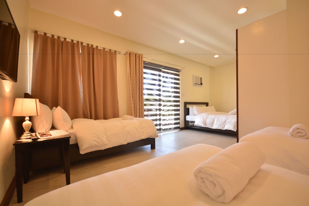 Family, 1 Double and 3 Single Beds
