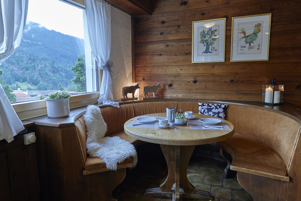 Madrisa Lodge 43/62