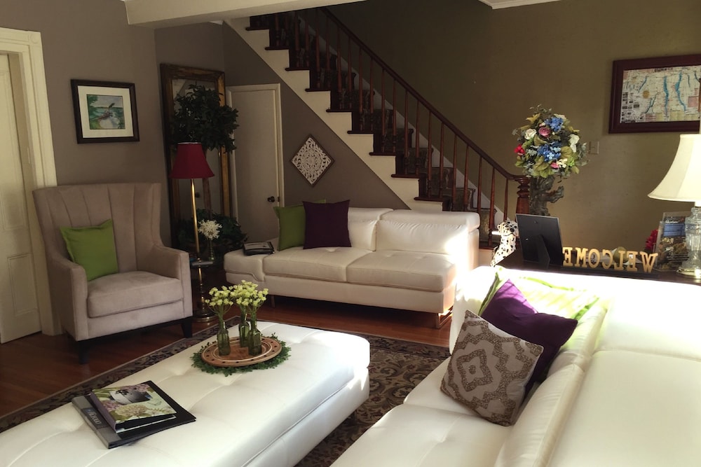 18 Vine Inn &amp; Carriage House 22/50