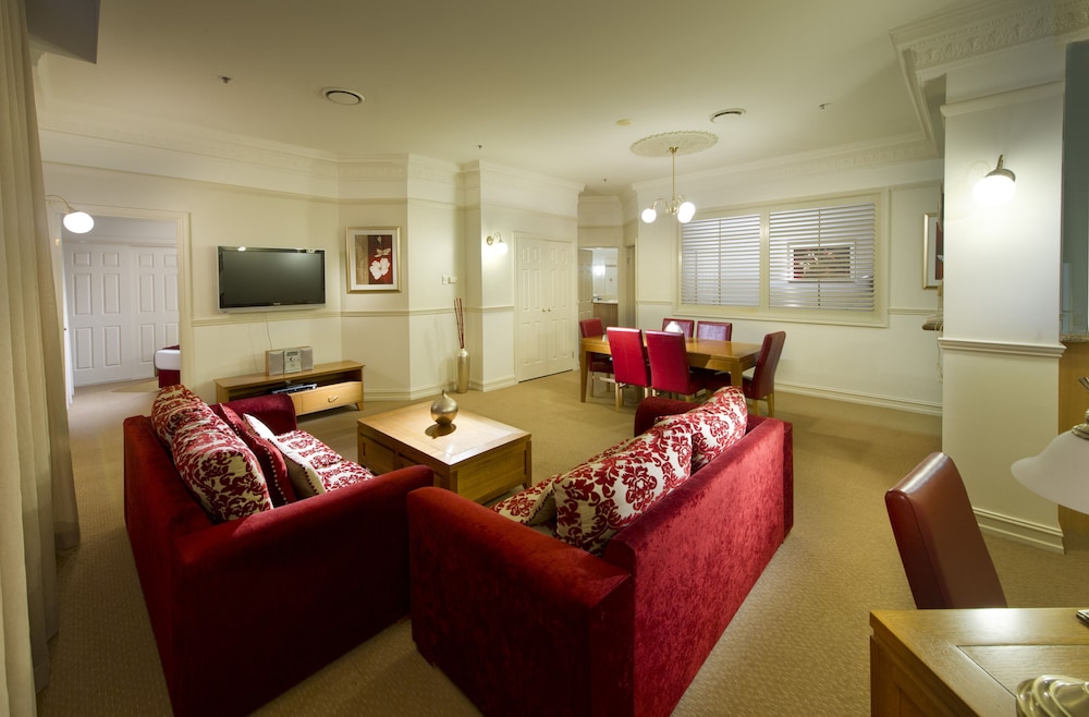 Royal Albert Hotel 54/75