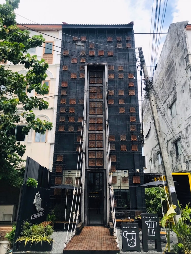 Shade House - Phuket Downtown 2/50