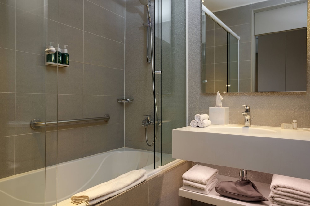 Courtyard Santiago Las Condes 8/55