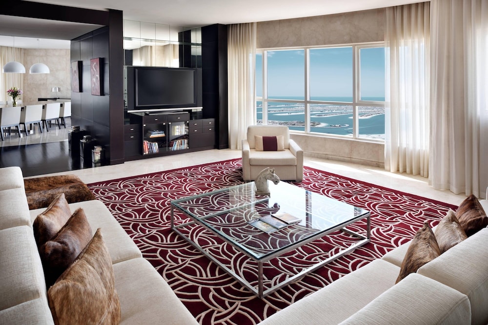 Dubai Marriott Harbour Hotel Suites 26/32