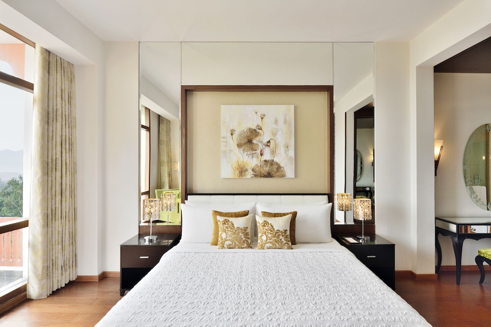 Room at Le Meridien Jaipur Resort Spa, Amer