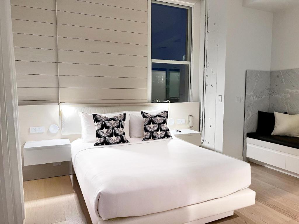 Vip, Suite, Queen Bed, City View, Accessible