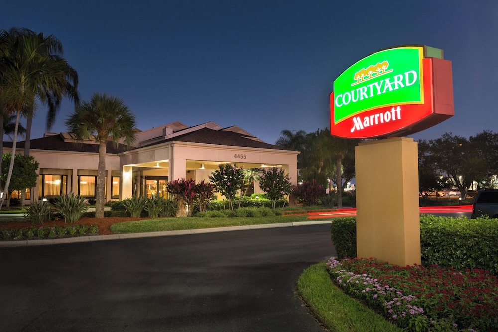 Courtyard by Marriott Fort Myers Cape Coral in FORT MYERS - FL