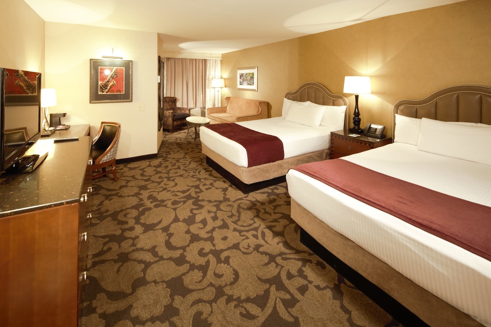 ROOM, 2 QUEEN BEDS, STRIP VIEW