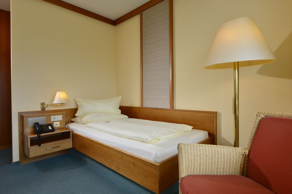 TRIP INN Landhotel Bad Soden-Salmuenster 12/50