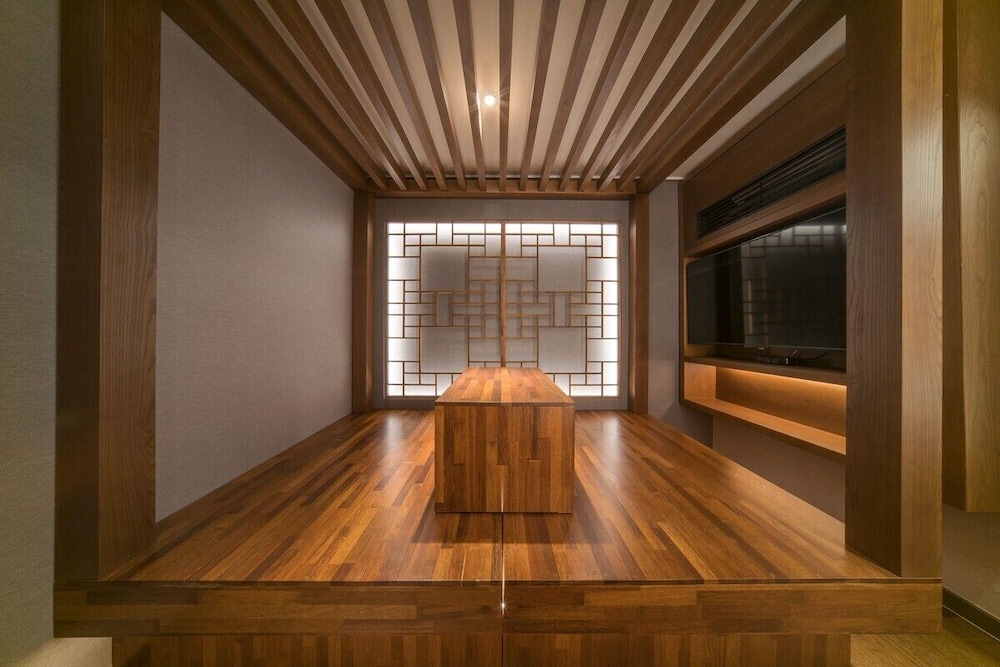 Yeon Hwa Moon Hotel 36/49