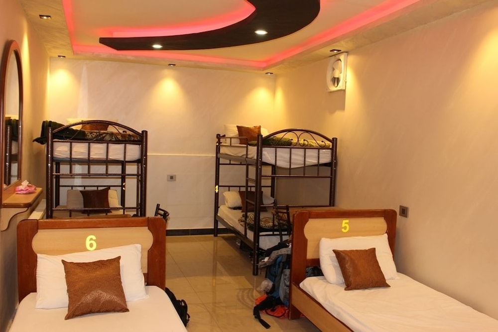 Arab Tower Hotel 43/54