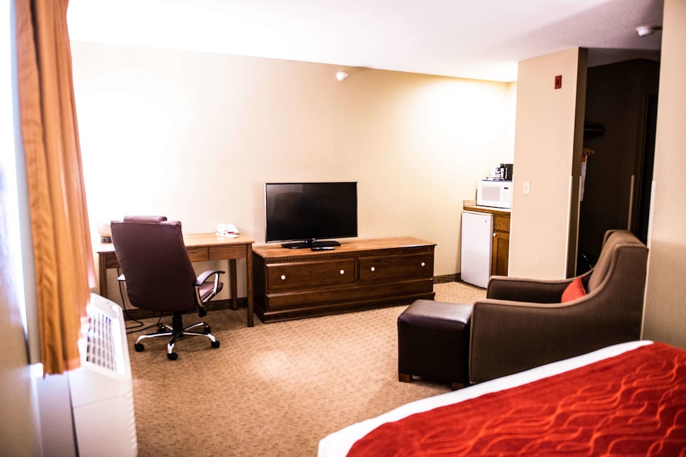 Comfort Inn Marshall Station 37/40