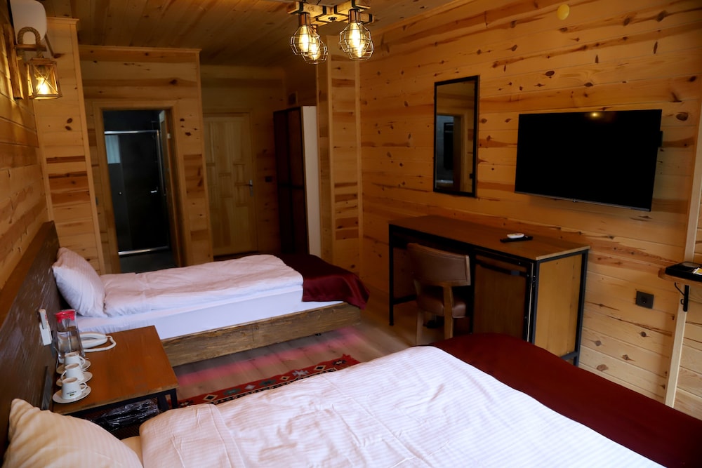 Slope, Standard, Triple, 1 Double and 1 Single Bed, River View