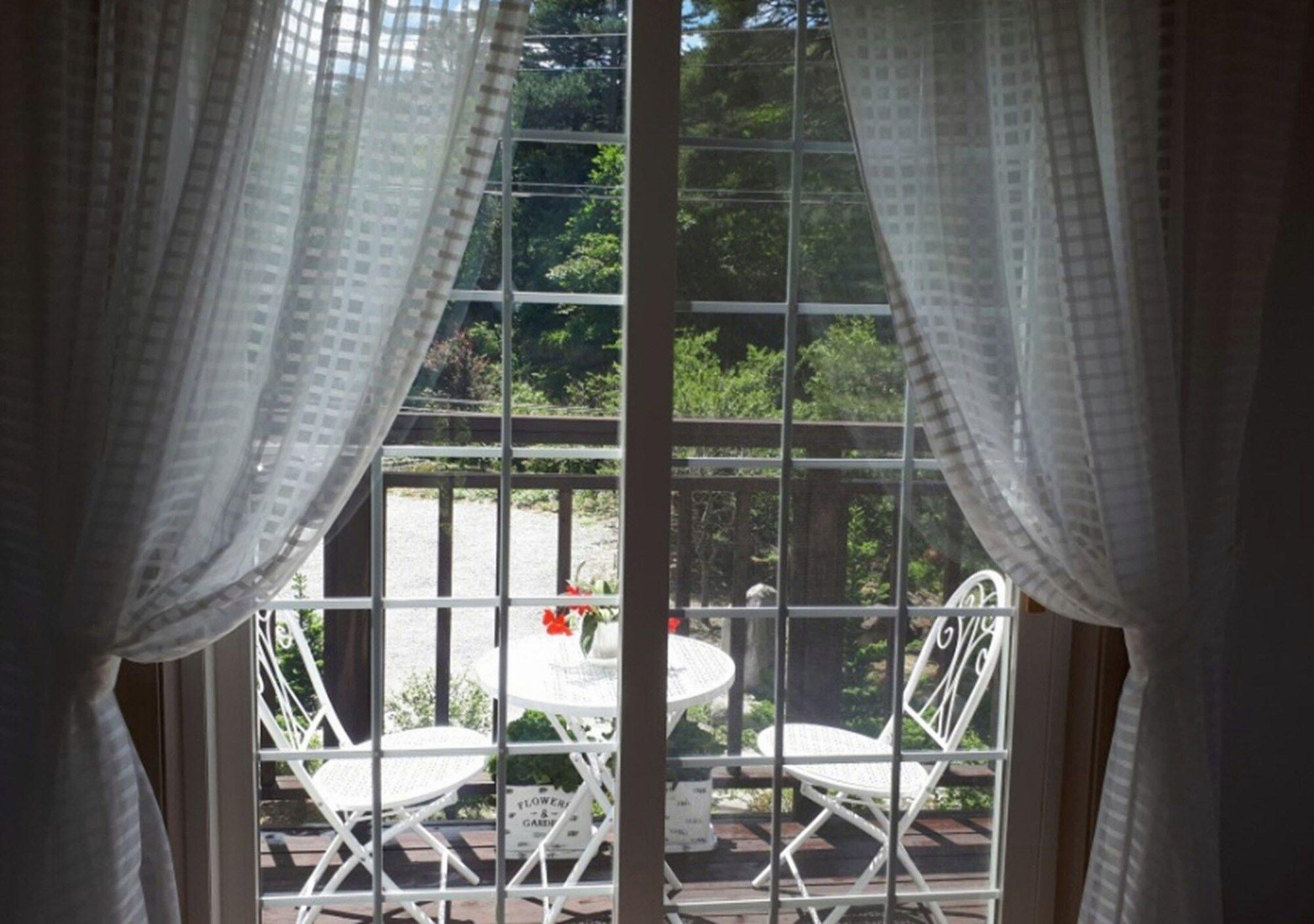 Ravine House 15/15
