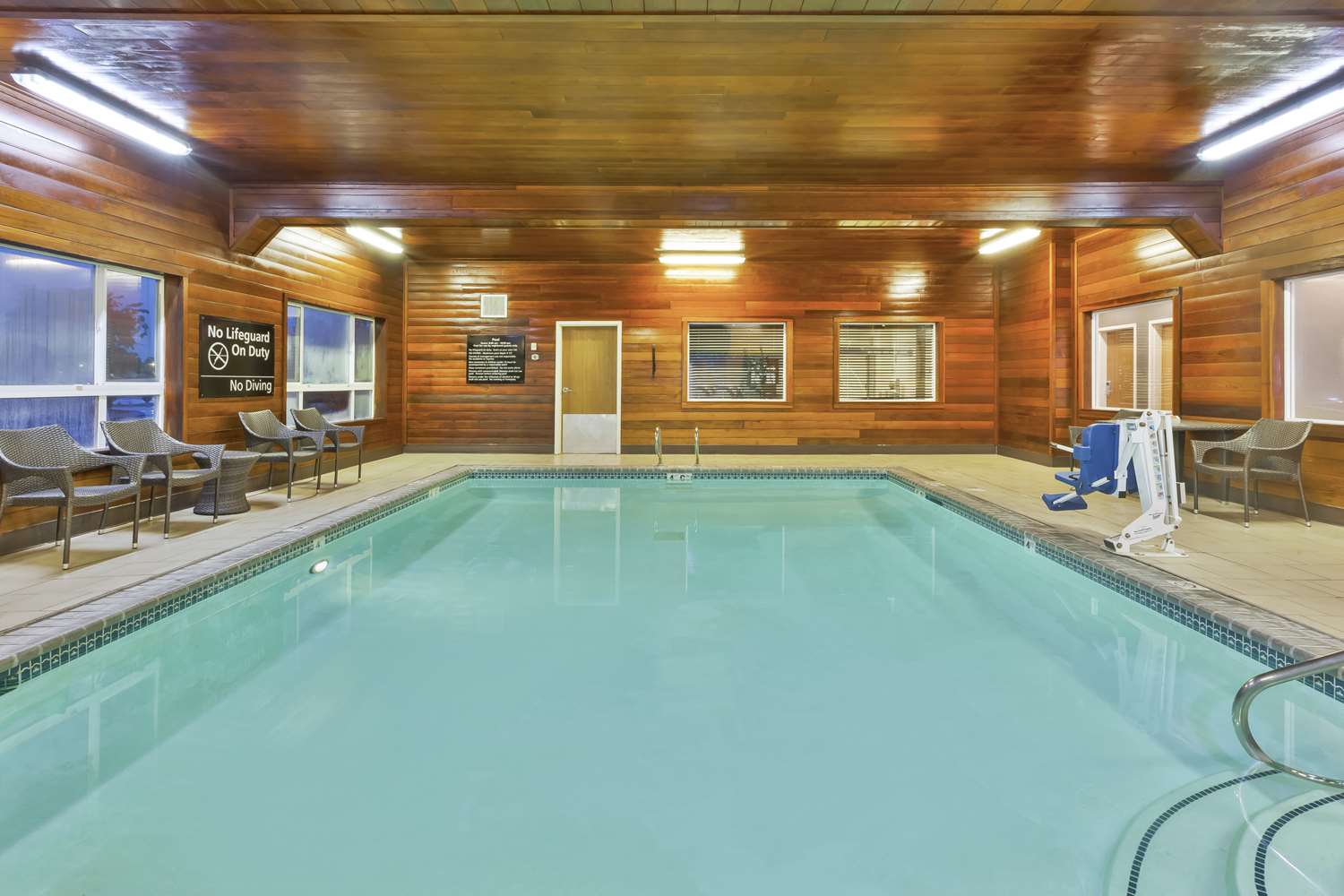 Country Inn & Suites by Radisson, Idaho Falls at the Mall 22/33