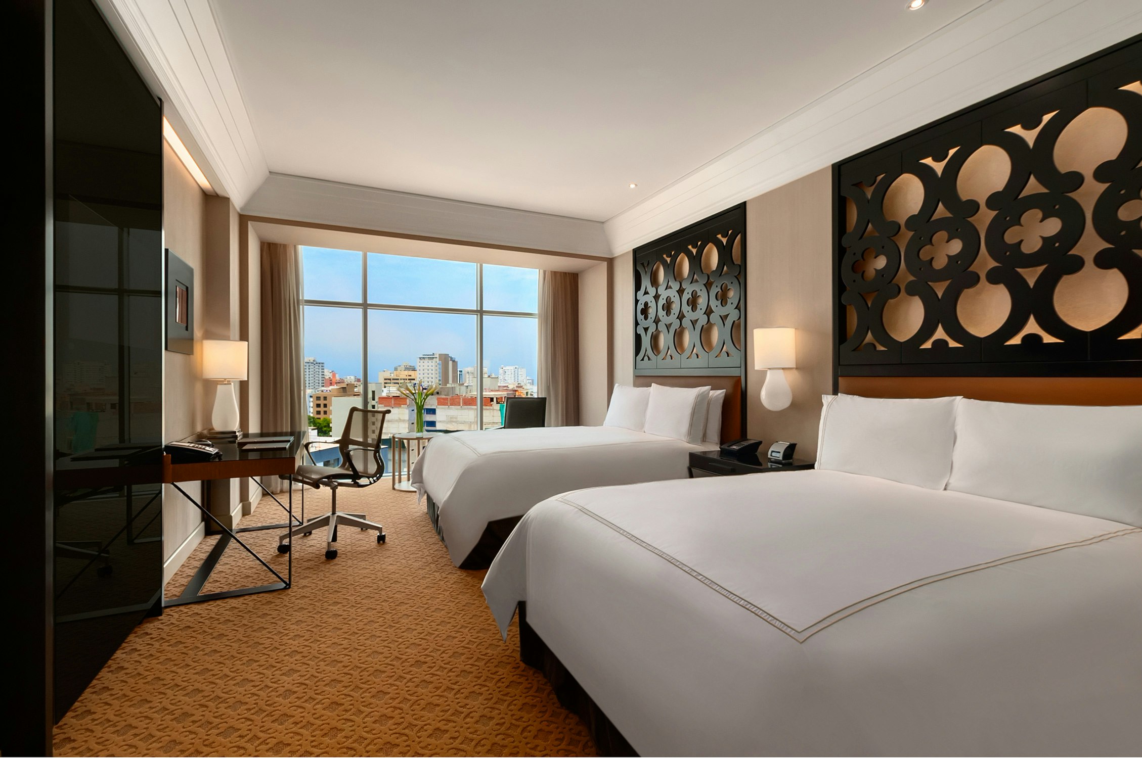 DELUXE, 2 QUEEN BEDS