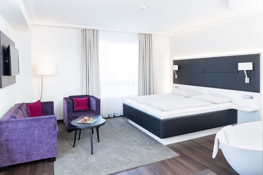 Hotel Esperanto 28/69