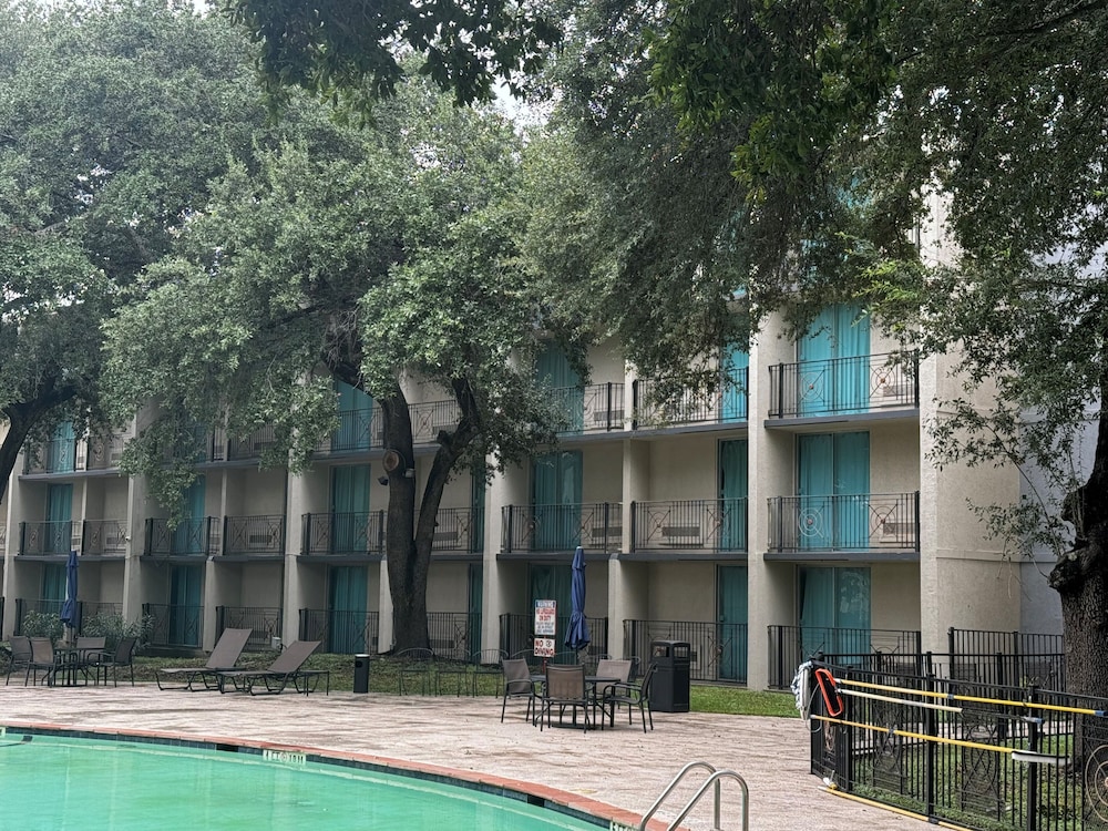Wingate Houston near NRG Park/Medical Center 5/54
