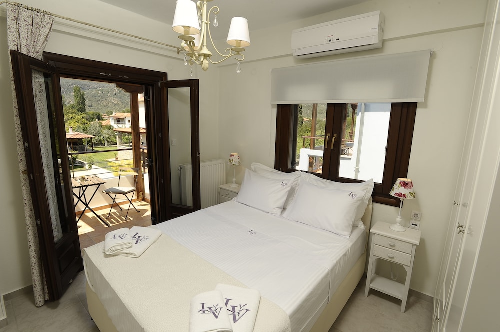 Family, Villa, 2 Queen Beds, Beach Front, Sofa