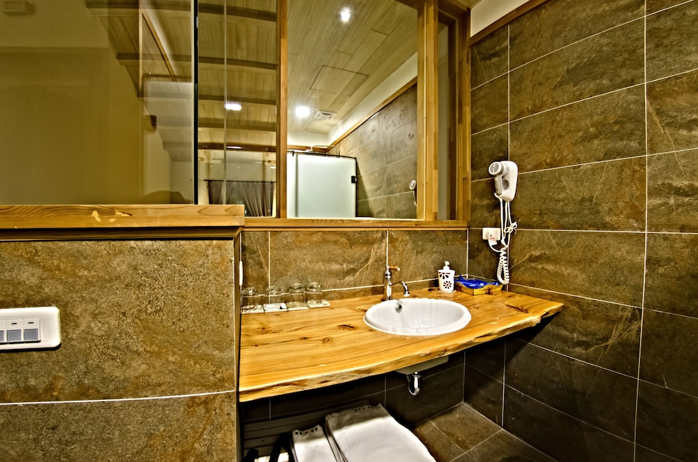 Sasa Nor Lamour B&B 46/50