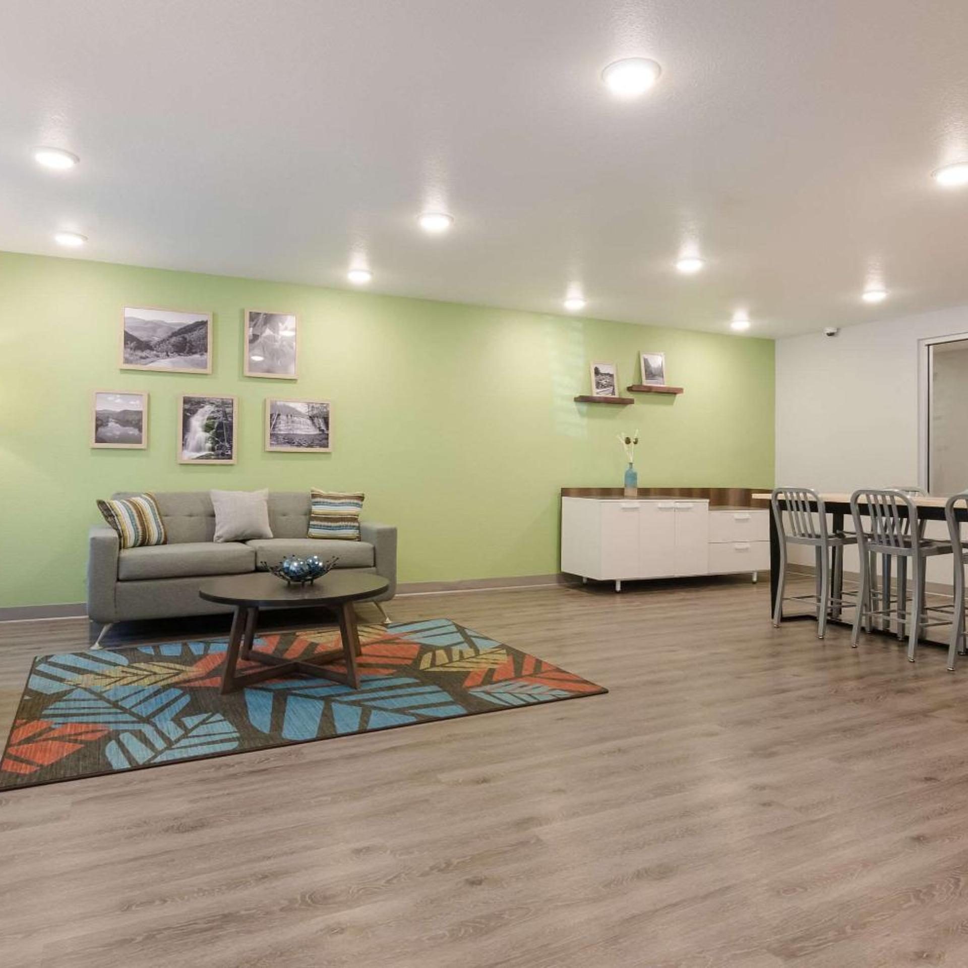 WoodSpring Suites Lynchburg VA 34/38