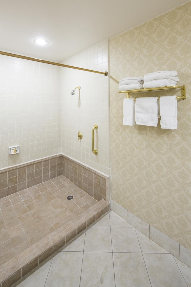Campbell Inn 47/48