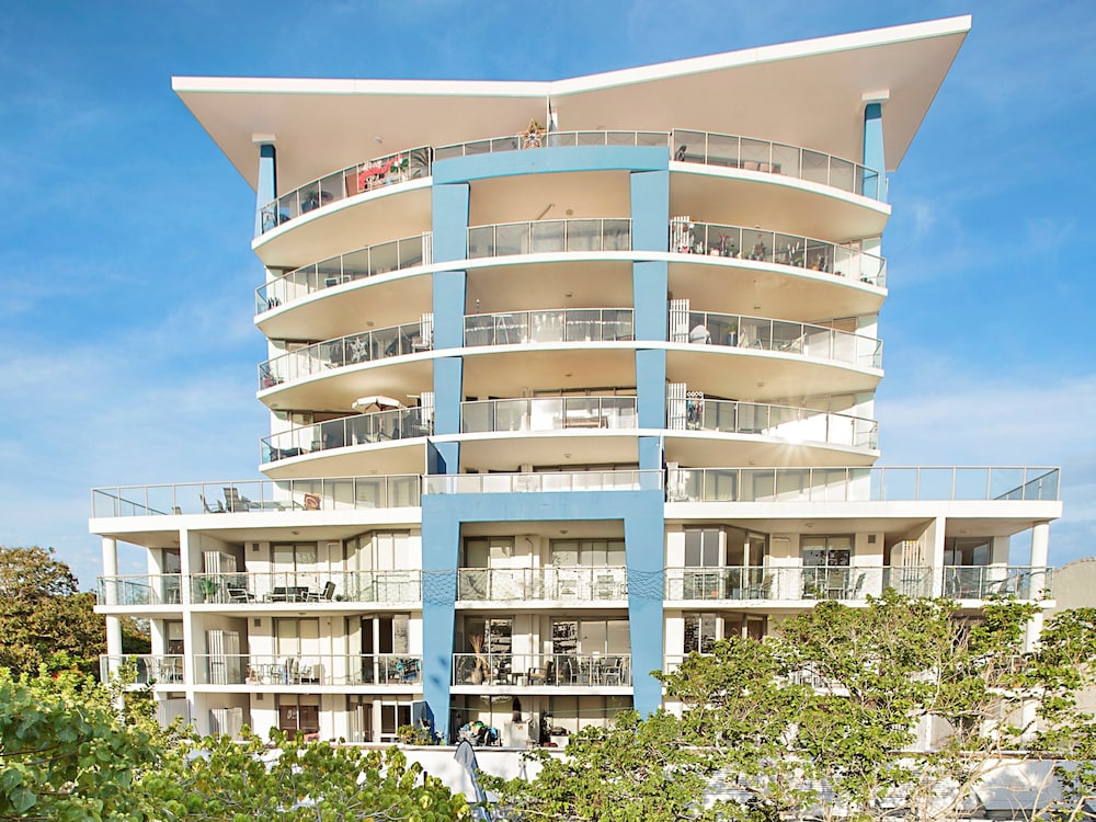 SCARBOROUGH BEACH RESORT 2/72