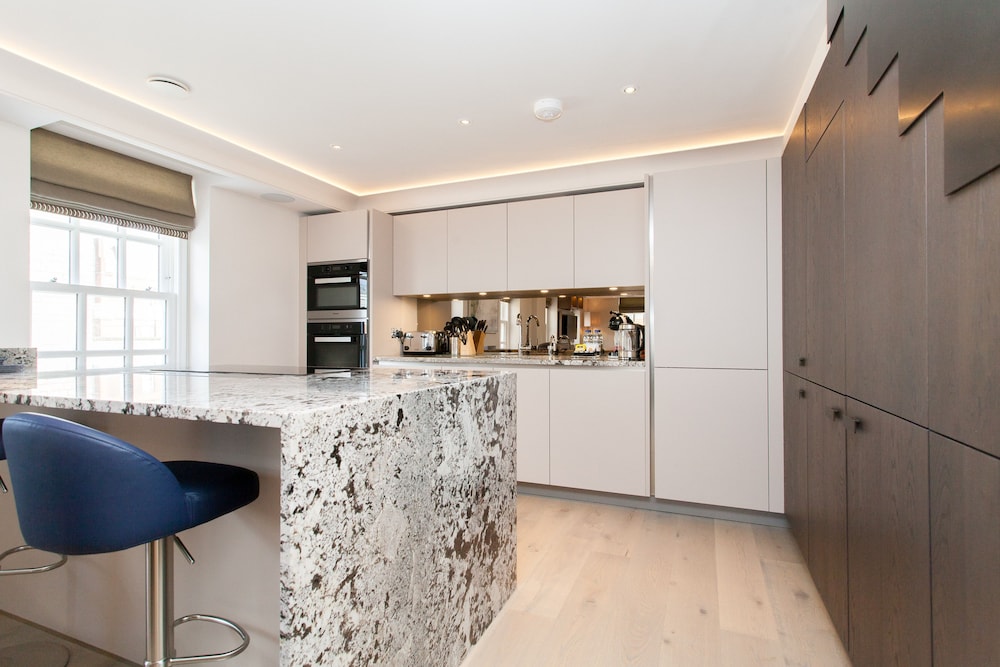 Hope House Residences by Aeria Apartments 40/50