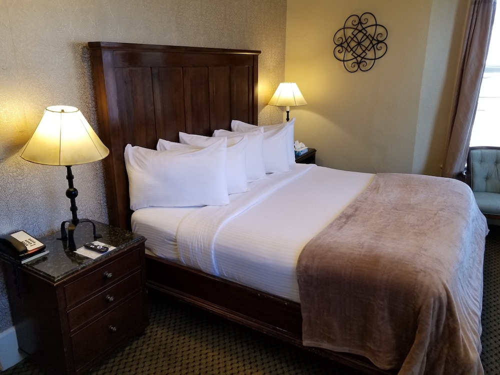 Basin Park Hotel 18/69