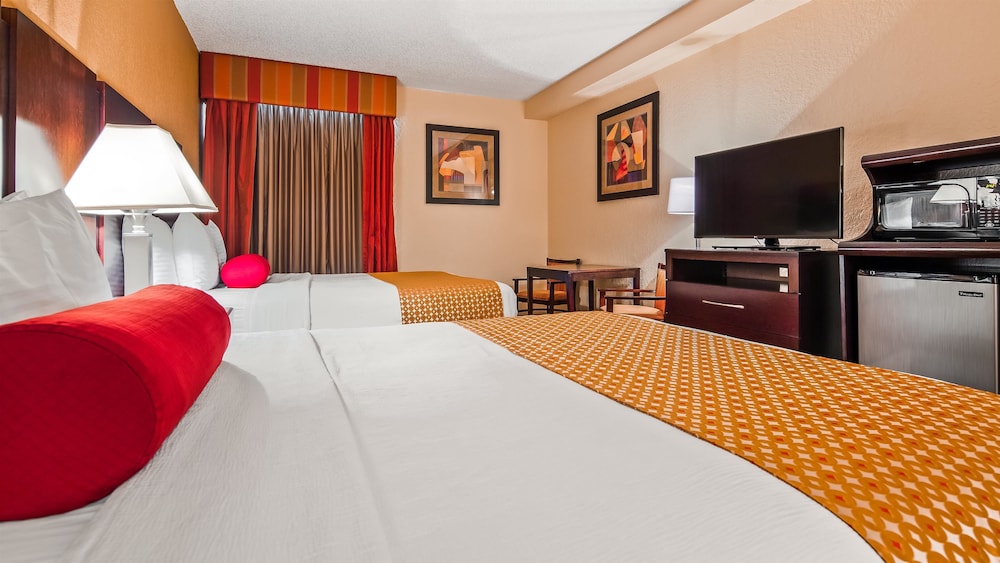 Best Western Plus Universal Inn 15/46