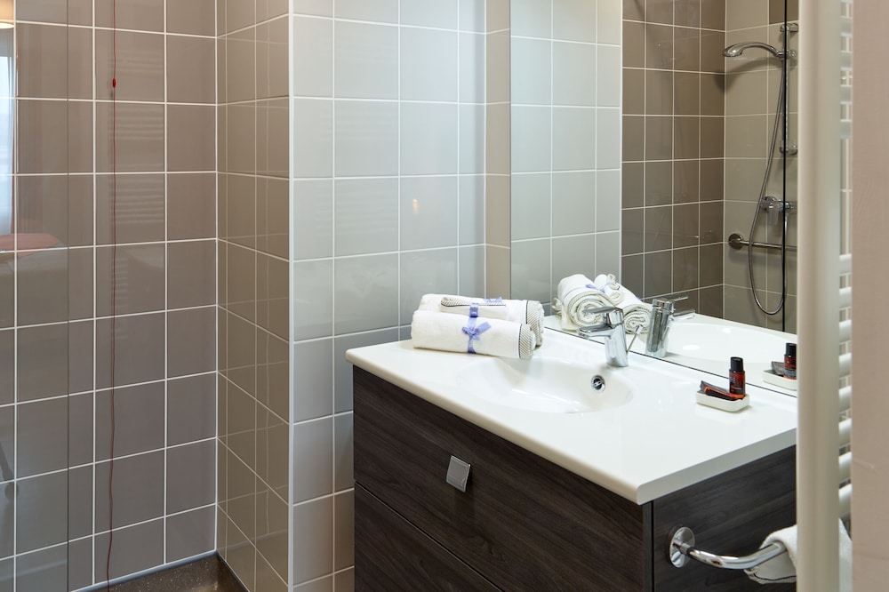 2 BEDROOMS, APARTMENT