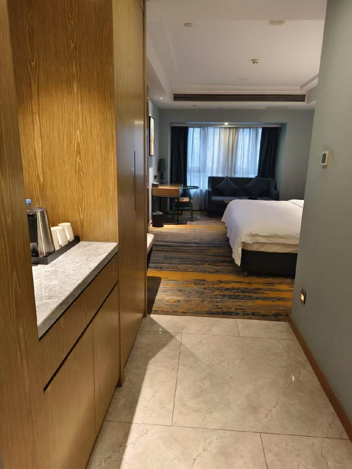 Kresting Hotel (Chongqing Headquarters City) 18/35
