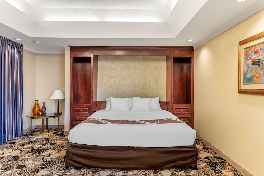 Quality Inn & Suites Garden Of The Gulf 10/46