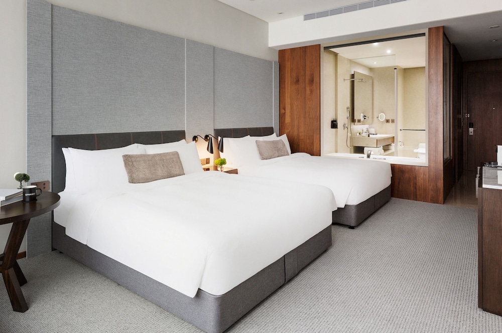 Deluxe, 2 Queen Beds