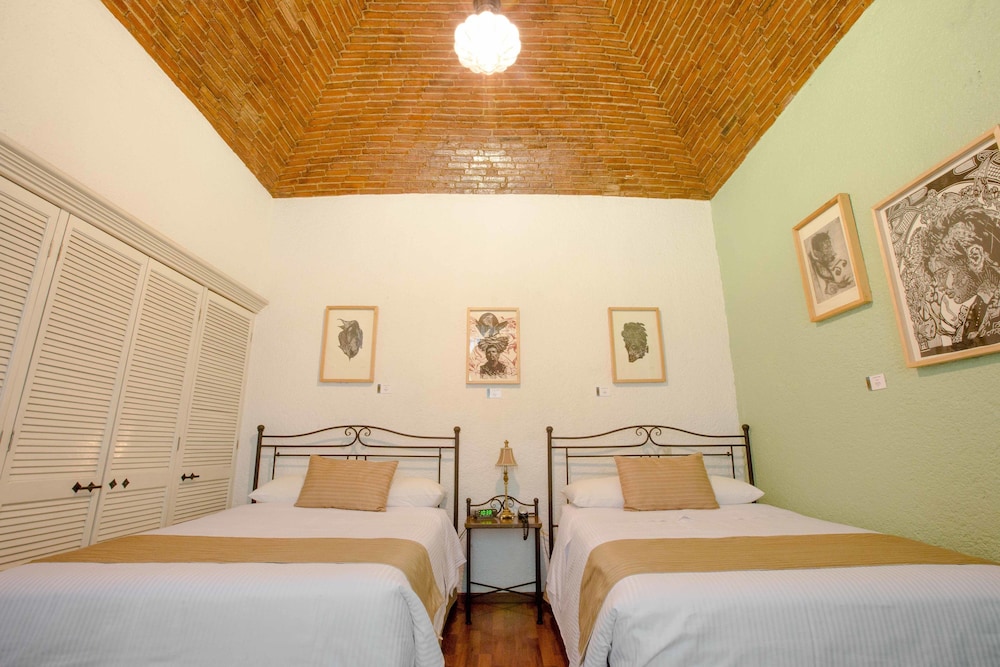 Portico Cultural Hotel 26/63