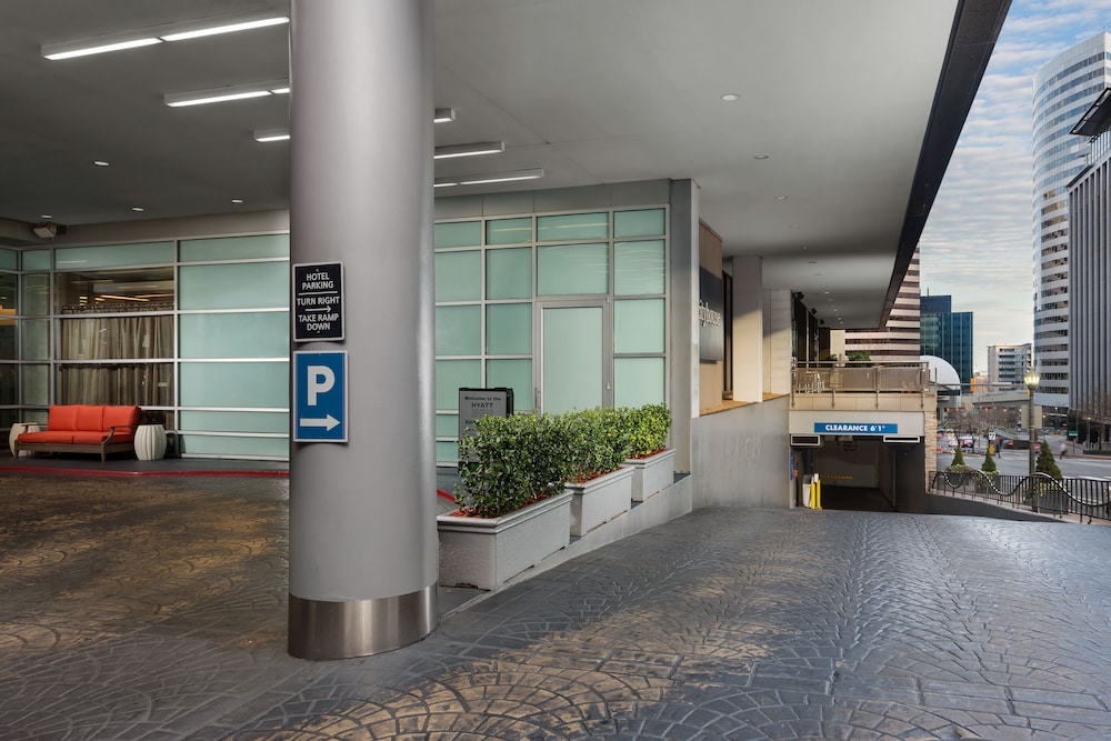 Hyatt Centric Arlington 67/73