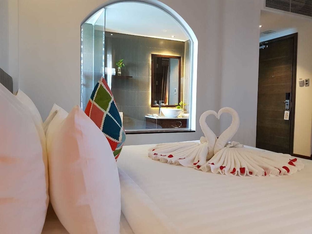 Santori Hotel Danang Bay 42/74