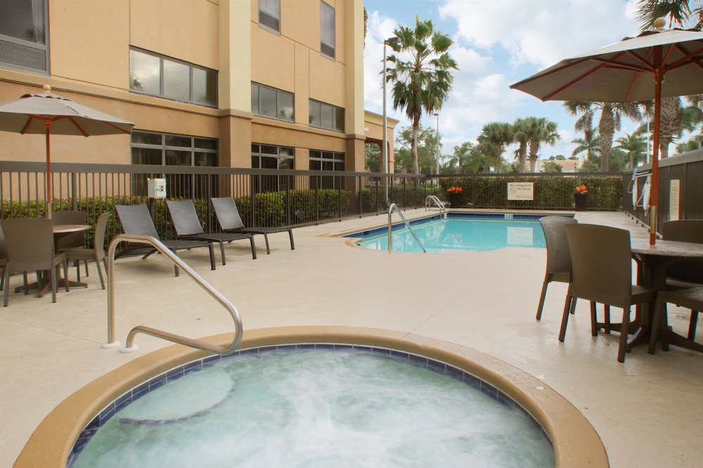 Hampton Inn And Suites Port St. Lucie West 5/53
