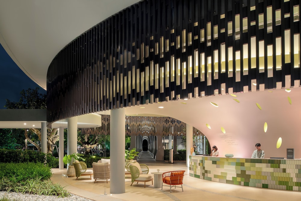 Mercure Rayong Lomtalay Villas and Resort in KLAENG