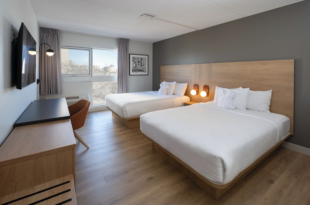 EXECUTIVE, 2 QUEEN BEDS