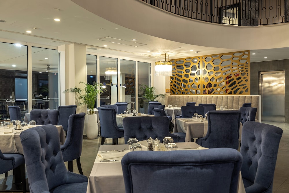 Royal Blue Hotel 44/67